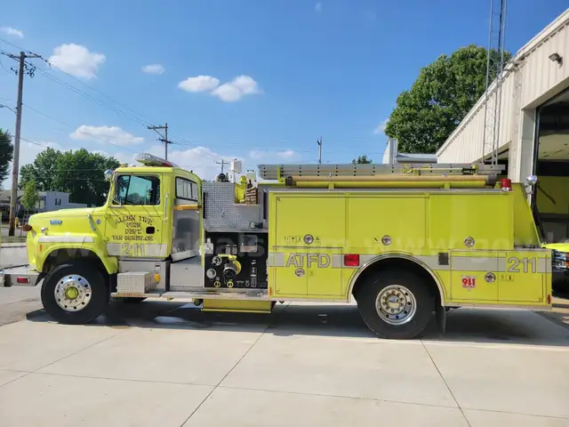 Pierce 1992 Ford LS8000F Fire Engine