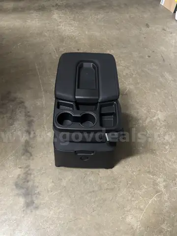 2025 Chevy Tahoe PPV Jump Seat / Middle Console