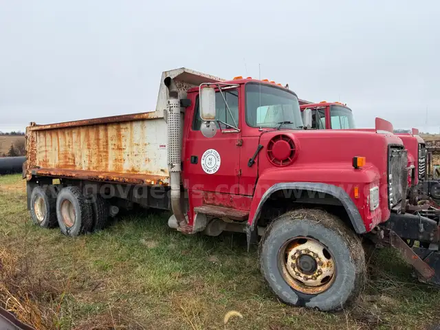 1997 Ford LT9000 Dump Truck
