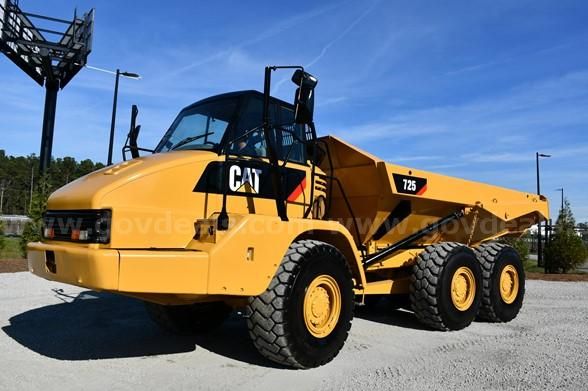 Photo of a 2008 Caterpillar 725