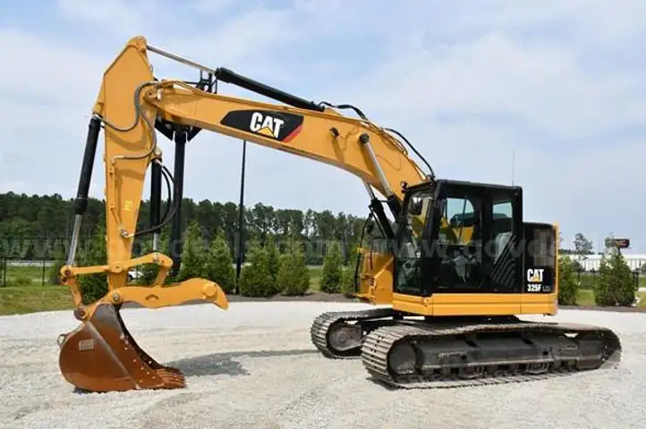 2018 Caterpillar 325F LCR