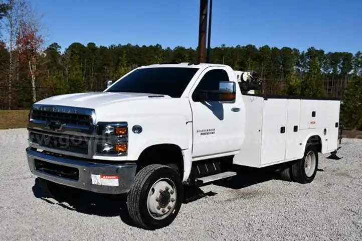 2022 Chevrolet Silverado 5500HD 4X4 Service Truck