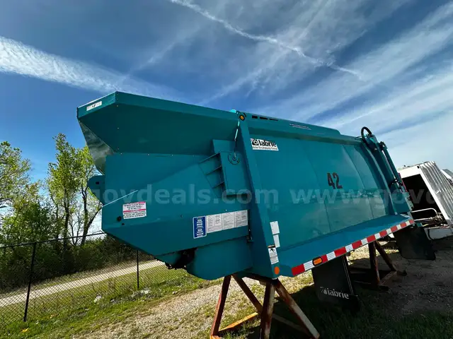 2015 LABRIE ALLIGATOR  ( BODY ONLY )