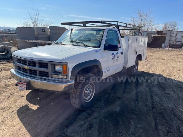 2000 Chevrolet K3500 4WD Utility Truck | GovDeals