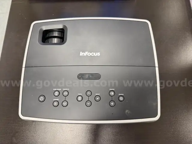 InFocus IN2106 Projector
