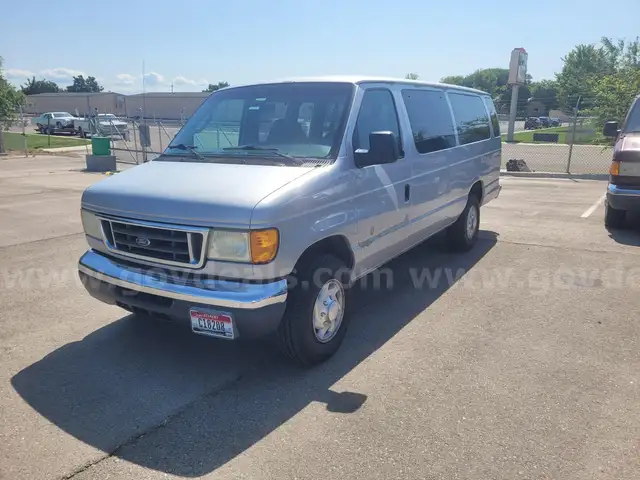 2006 Ford Econoline Van (ST201)