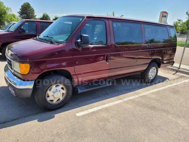 2006 Ford Econoline Van (ST203)