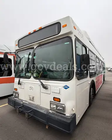 2002 New Flyer Tranist Bus