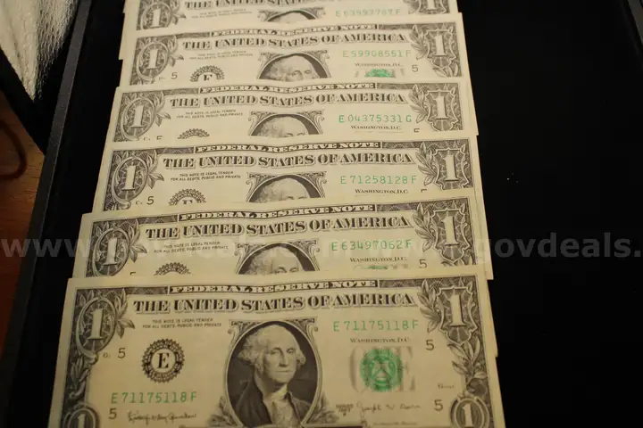 Lot of Mixed Currency