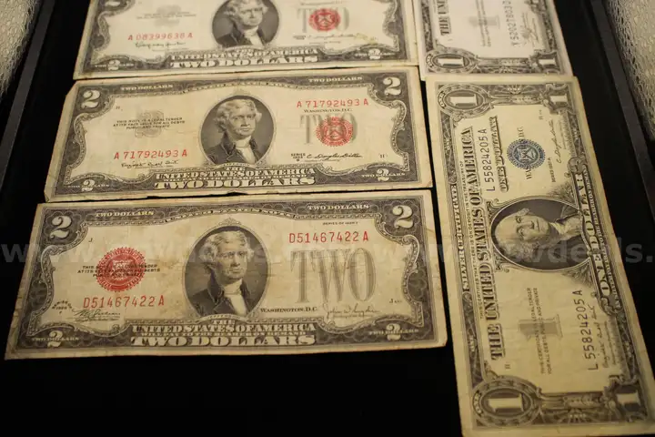 Lot of Mixed Currency