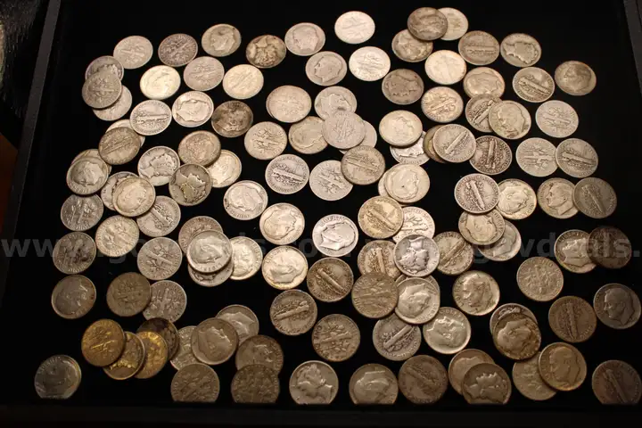 Lot of Mixed Currency