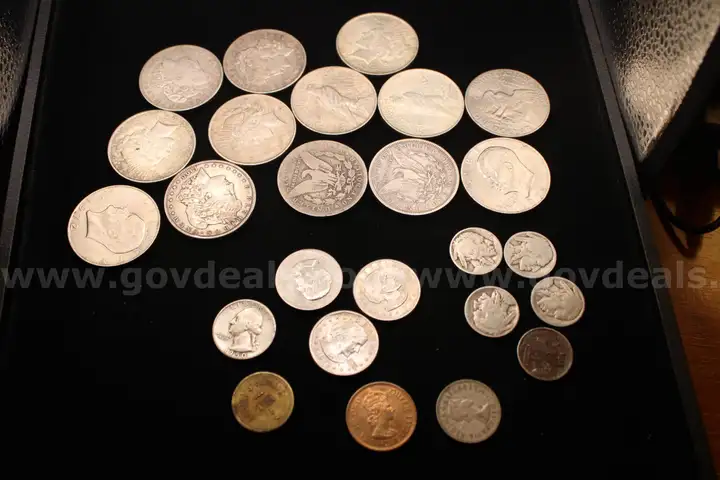 Lot of Mixed Currency