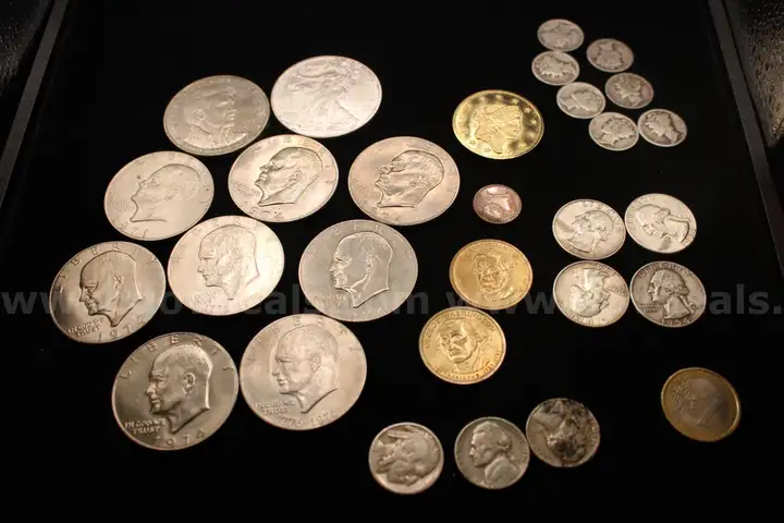 Lot of Mixed Currency