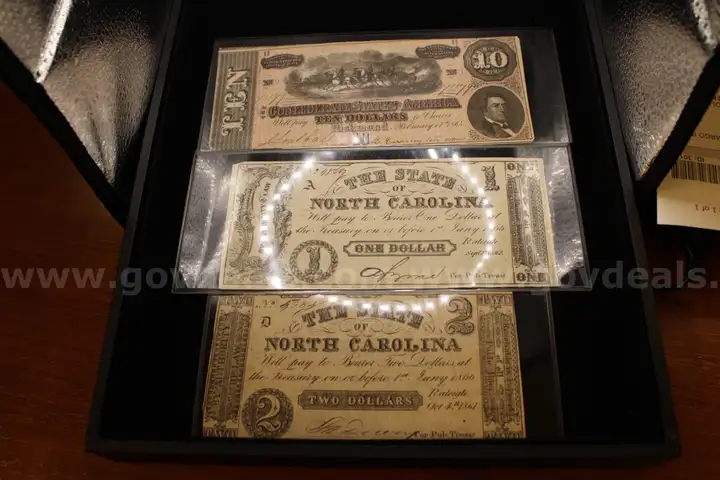 Lot of Mixed Currency