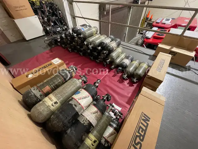 LOT OF INTERSPIRO PACKS, MASK AND TANKS