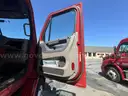 2017 Freightliner Cascadia 113 S/A Day Cab Truck Tractor