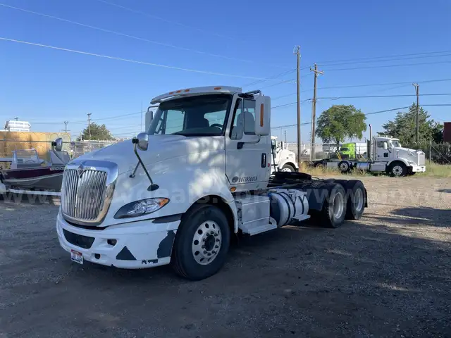 2015 IHC Prostar International Day Cab Truck Tractor