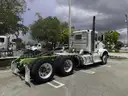2012 Kenworth T800 T/A Day Cab Truck Tractor