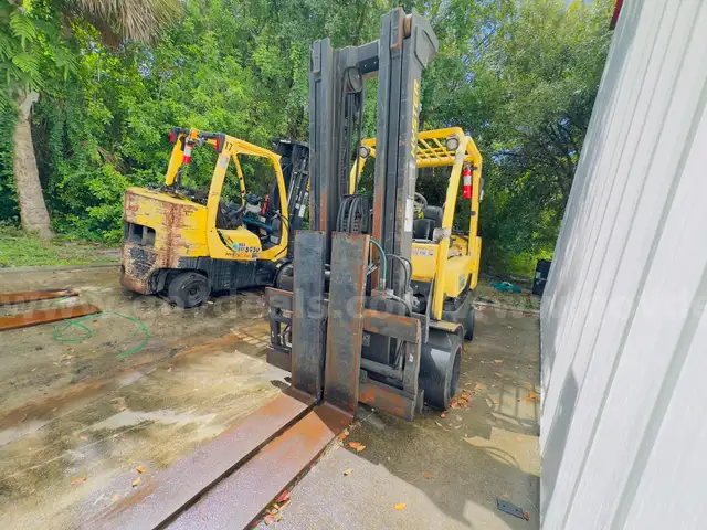 2013 Hyster S100FTBCS 10,000 Lb Pneumatic Tire Fork Lift