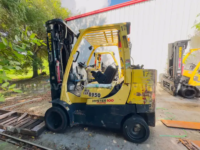 2017 Hyster S100FTBCS 10000 Lb. Capacity Pneumatic Tire Fork Lift