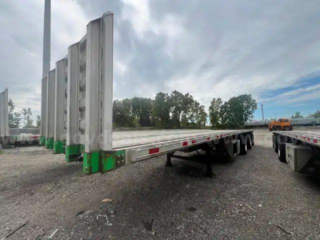 2017 Great Dane Freedom LT 48 Ft Tri/A Flatbed Trailer