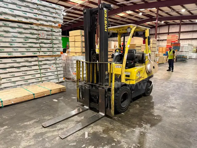 2010 Hyster H60FT Pneumatic Tire Forklift