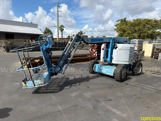 2006 Genie Z34/22 IC 4WD Electric Self Propelled Articulating Boom Lift