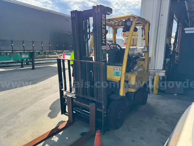 2011 Hyster S50FT Pneumatic Tire Forklift- Inoperable