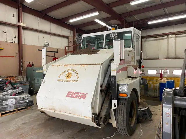 2006 Elgin Pelican Sweeper