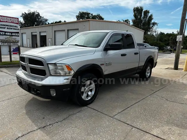 2014 RAM 1500 5.7 Hemi 4X4 Outdoorsman