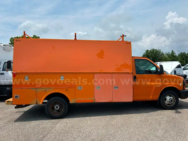 2011 GMC Savana