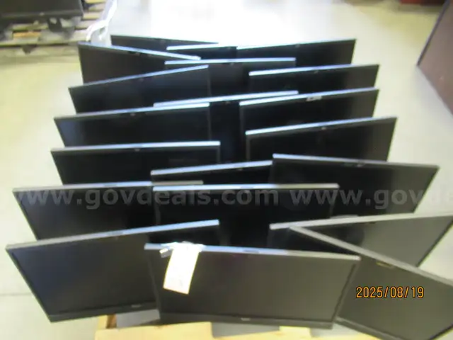1 Lot- 20 Used Dell 25&#x22; Computer Monitors