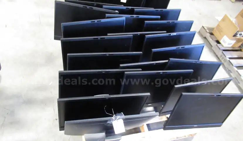 1 Lot -18 Used Dell 25&#x22; Computer Monitor