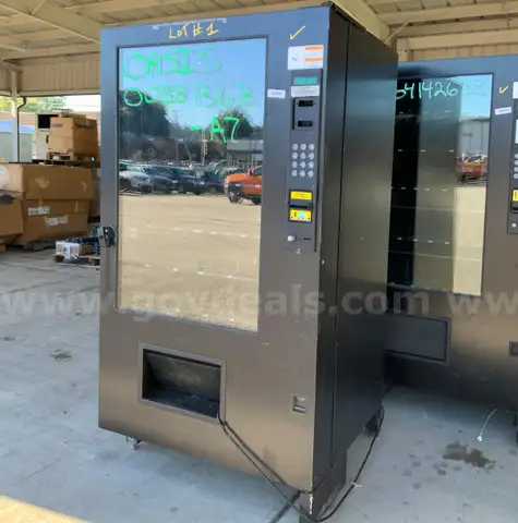 1 lot 7 AMS 39-640 Snack Vending Machine