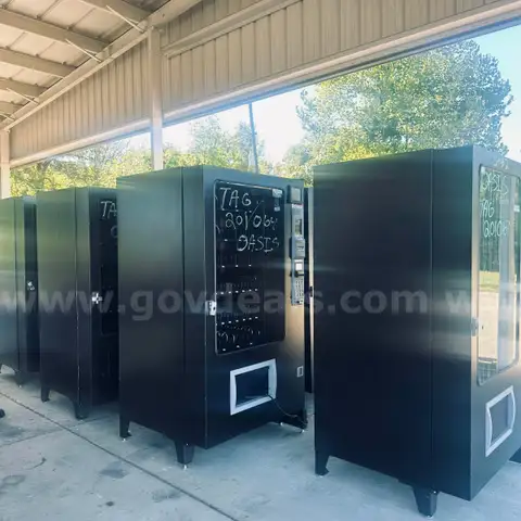 1 lot 7 Vending Machine  (LOT#2)