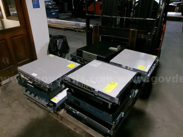 1 Lot of Servers