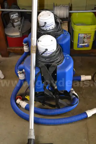 2 SALVAGE MASTER SURVIVAIR WET VAC 5.9 GAL W/ 1 HANDLE