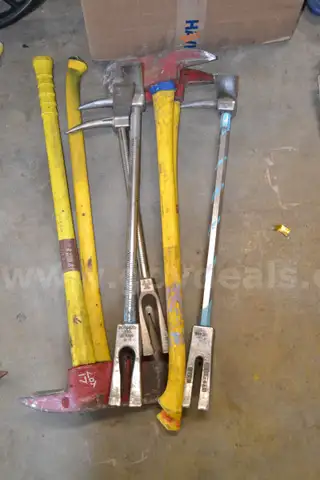 LOT OF HALLIGAN BARS AND PICK HEAD AXE