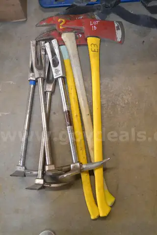 LOT OF HALLIGAN BARS AND PICK HEAD AXE