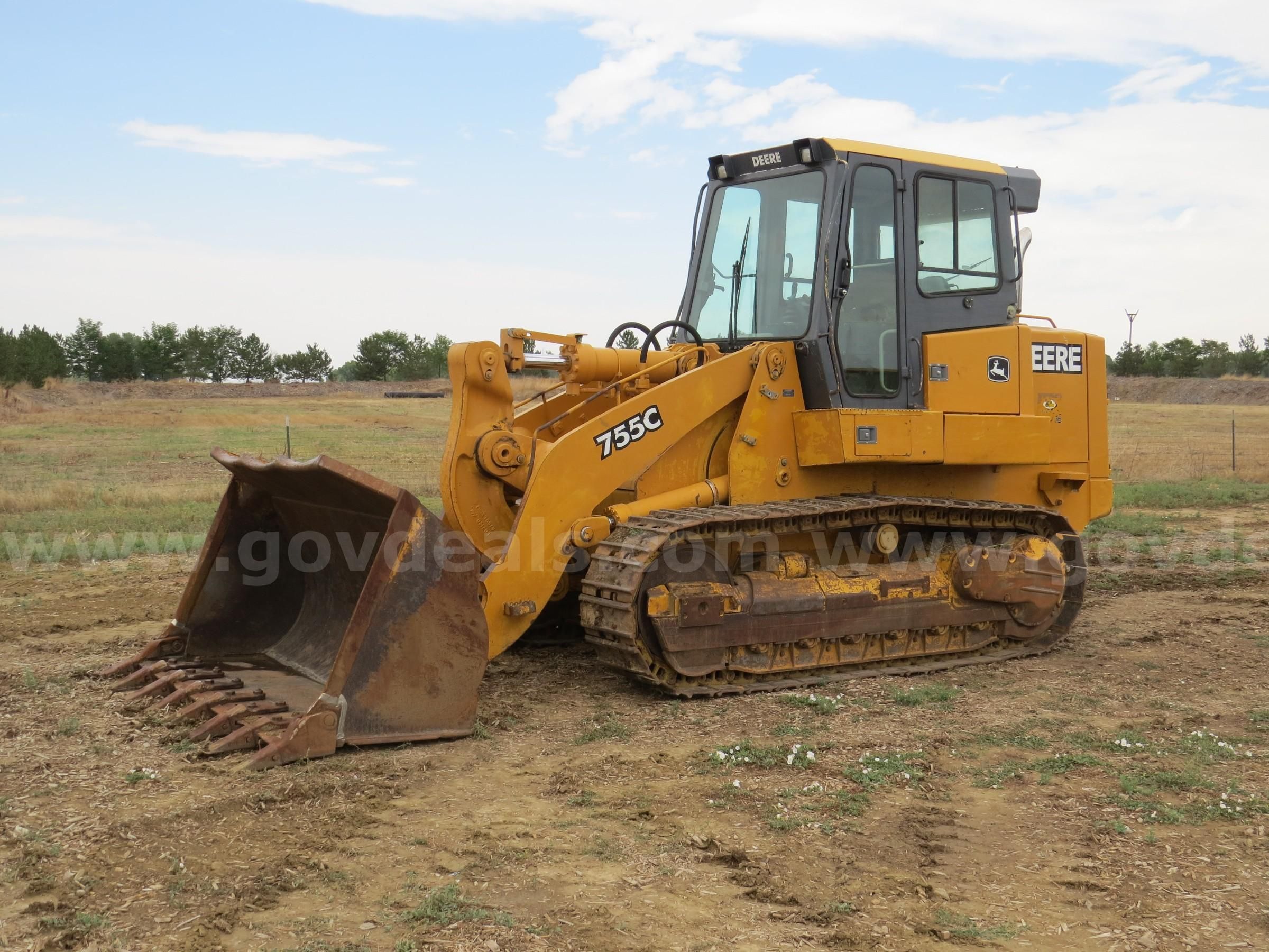 Photo of a 2001 John Deere 755C