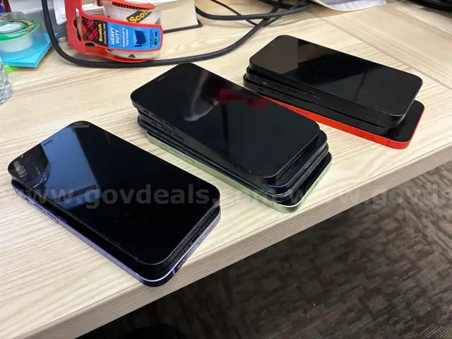 Lot of 10 iPhone 11 and 12 64 Gigs