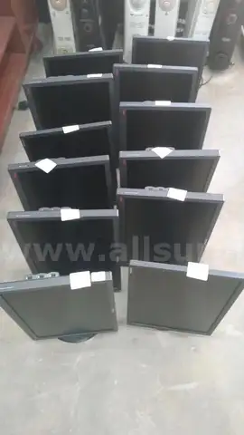 Assorted Sizes Computer Screens (Qty: 12)