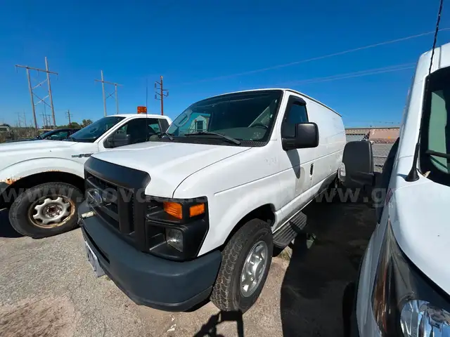 2008 Ford Econoline E350 Cargo VAN  LOW MILEAGE