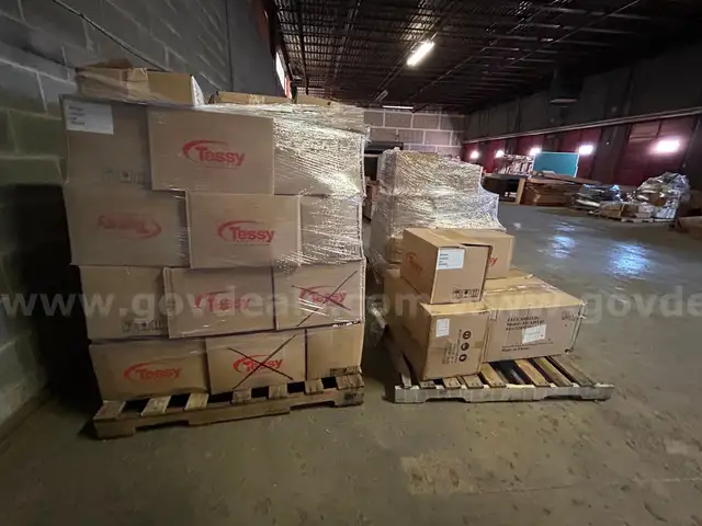 LOT of 3 Pallets of Medical Supplies
