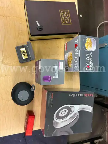 LOT of Misc. Wireless Speakers + NEW!! BEATS + Moer