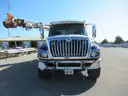 2010 International 7400 Derrick Truck