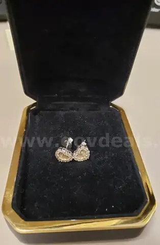 18k white gold heart shaped earrings