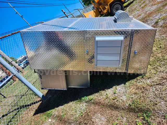 Nuisance animal transport container