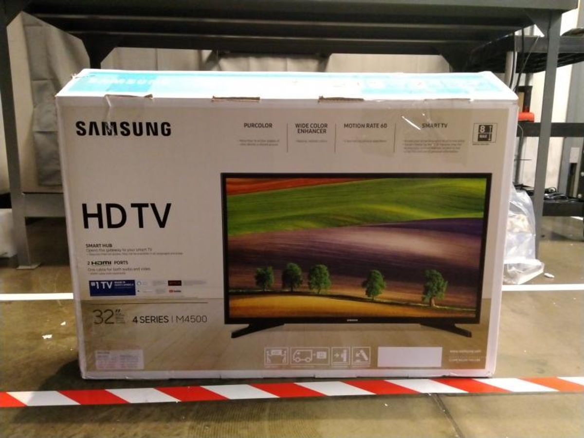 Samsung 32" Class M4500 Series LED HD Smart Tizen TV AllSurplus