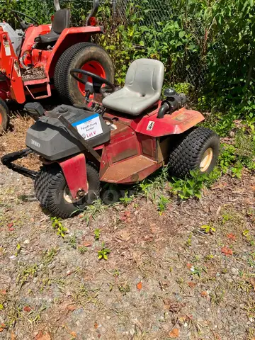 July 2025 Tanglewood Park Lot V-1994 Toro Bunker Rake